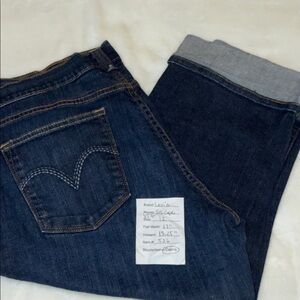 Levi's Dark Blue Capris
